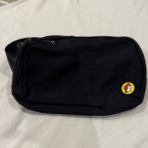 NWT black BUCCEES belt bag Fanny pack
